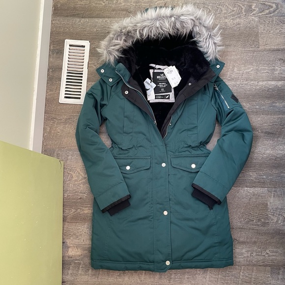 ❌SOLD❌ Hollister Cozy-Lined Down Parka - Picture 1 of 6